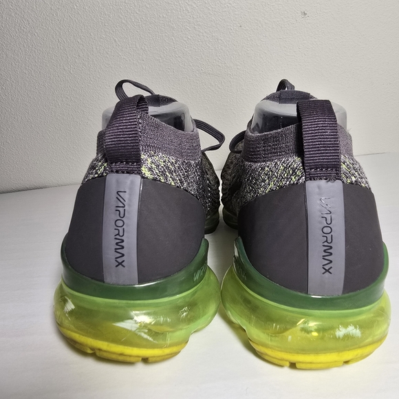 Nike VaporMax Flyknit Men's Gray and Green Running Shoes size 11 - Picture 8 of 16